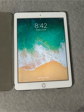 Apple iPad 5th gen - 128gb white/silver